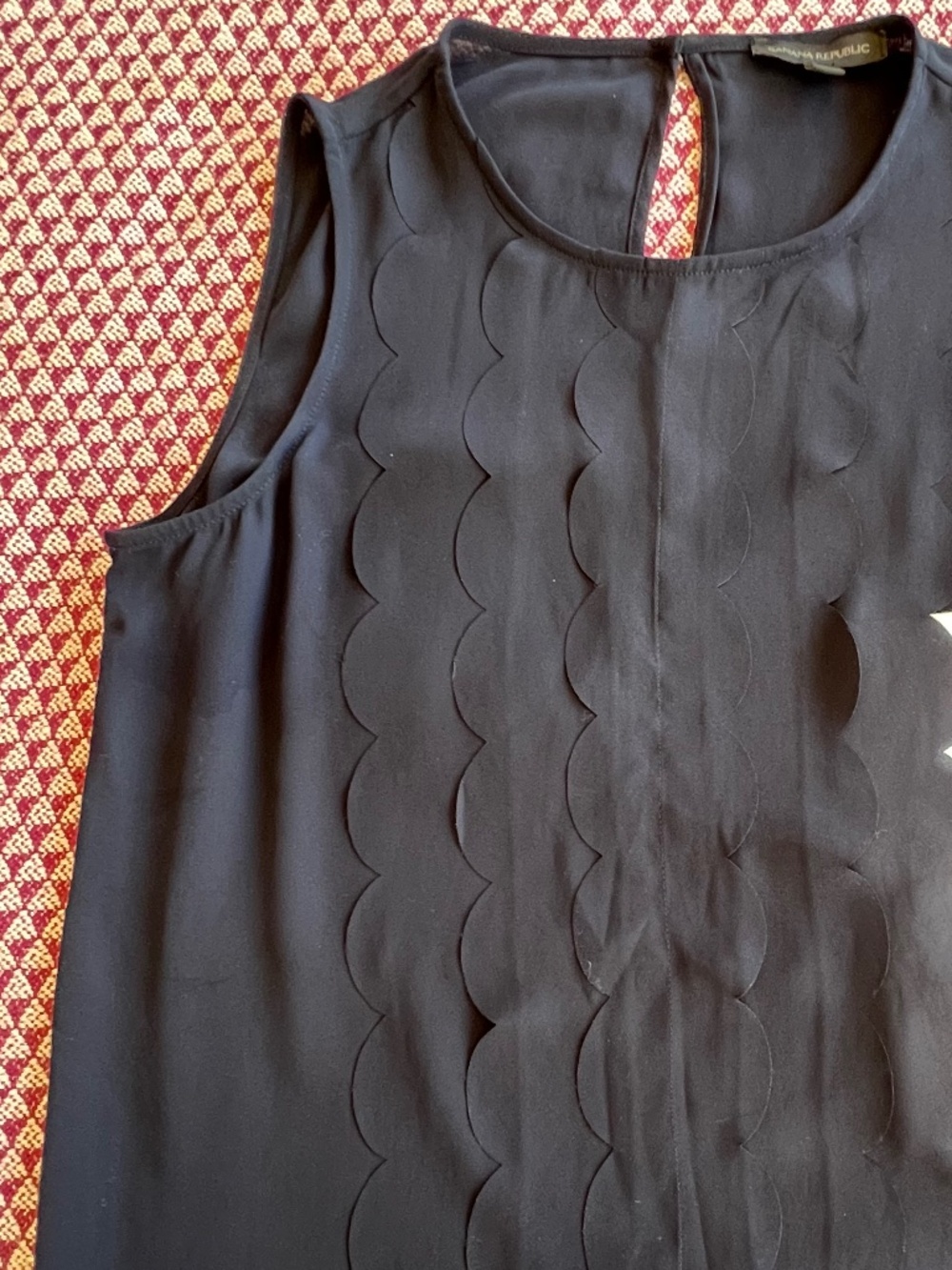 Banana Republic Navy Blue Sleeveless Laser Cut Scallop Textured Blouse S